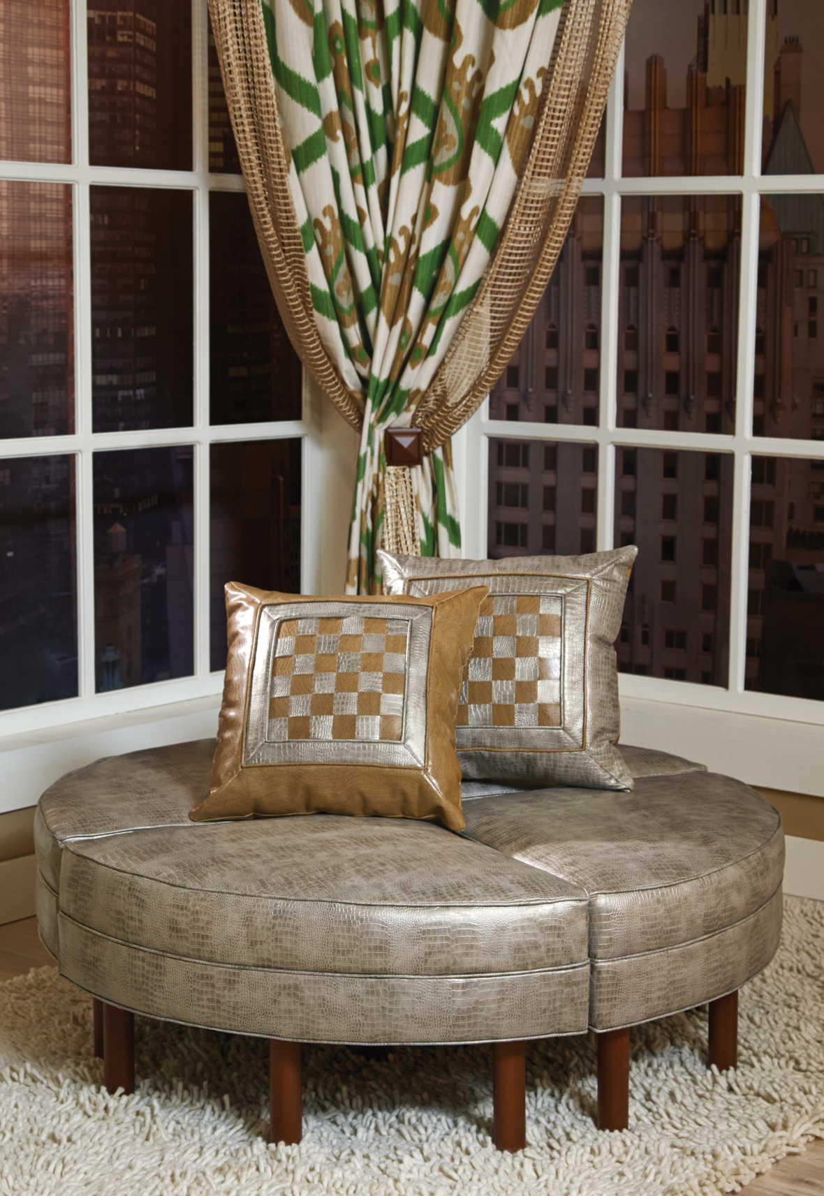 Holiday Entertaining Spaces - Ottoman